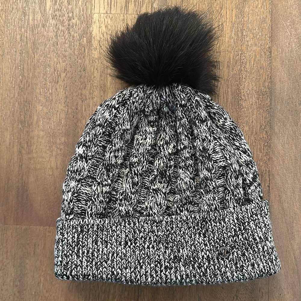 Lululemon Pom Pom Hat